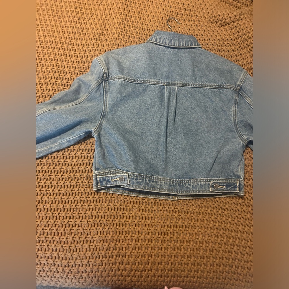 Universal Thread Blue Denim Jean Jacket Cropped Fit - Picture 14 of 16
